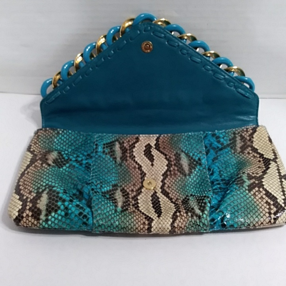 Michael Kors Y2K Stylish Snake Print Clutch with Chain Detail *EUC* - Picture 5 of 9